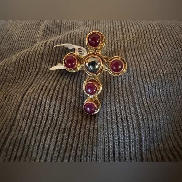 BNWT Boutique cross necklace, earrings & adjustable ring set - Picture 6 of 8